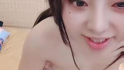 【乳酸菌百鸟之王】闷骚女神 大奶美乳无毛嫩穴 吃鸡一流摸奶自慰 无套啪啪 爽到无极限 (1)