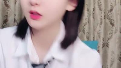 超清纯校花嫩妹『源源baby』再添新极品嫩妹 4P 裸舞 肛塞 性感诱惑 画面淫乱 高挑身材超高颜值 清纯淫靡并存