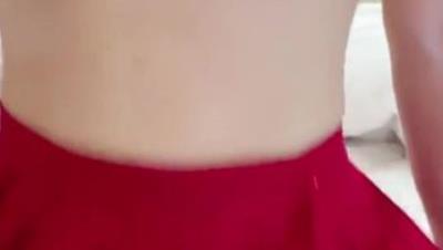 极品36E罩杯大奶女友，奶子非常软，无毛白虎粉穴无套性爱一边舔舐着肉棒 女上摇射失败自己反而高潮狂抖