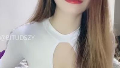 极品美艳人妻【会打针的护士姐姐】情趣制服包臀无套猛操蝴蝶穴颜射 4(4V)