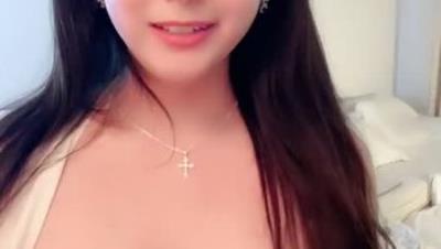 娇娇嗲嗲的小狐狸声优小魅魔巨乳肥臀超级大奶子就像在耳边娇喘超有感觉骚的很道具狂插特写爆浆 (1)