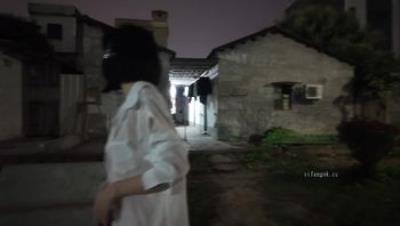 景区一日游炸裂露出【cikaimoon】一路上回头率百分百，环卫工小商贩们一个个都目瞪口呆