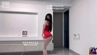 天花板级完美身材模特『上官雅儿』屁股撞的啪啪 黑丝裹腿热得发烫 高跟鞋晃个不停  啊~腿抖下面湿得滴床单