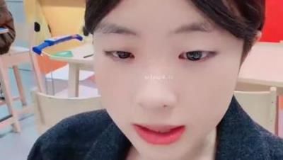 大三学生妹的一天【柚子】白天商场闲逛，和炮友相约，来一场刺激的，到厕所后入，紧张刺激爽炸