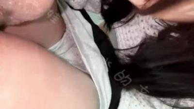 超美大长腿极品身材『会喷水的亲姐姐』晚饭后带着姐姐户外找刺激，闯入商场公厕大胆开操！