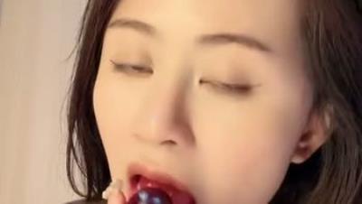大奶女神D罩杯美乳御姐【D杯七七】合集三 超好大好圆的美乳美逼 蜜臀臀 道具自慰极品身材 (3)