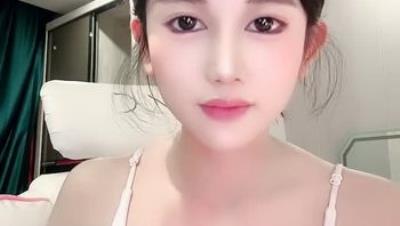 ️极品嫩妹【18岁昆明女模】12月1号-12月18号直播录播 顶级女模魔鬼身材2(5V)