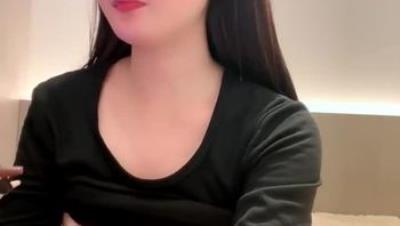 【06小兔牙】清纯的平胸妹 最大蝴蝶屄撕扯自己硕大阴唇玩道具自慰~过瘾