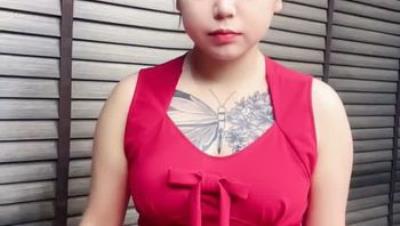 超级重磅 超级重磅【陈秋雅】美到窒息 明星级别 修长大美腿 奶子超正 逼毛有点多但是粉嫩嫩穴 (2)