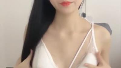 20岁清纯四川小美女【小允】小家碧玉温婉可人，皮肤白皙，大尺度，直接掰开粉穴勾引人