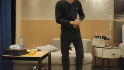 一屌探花_啪啪极品美女差点翻车_女的说被一个叫文轩的偷拍过，惊险刺激