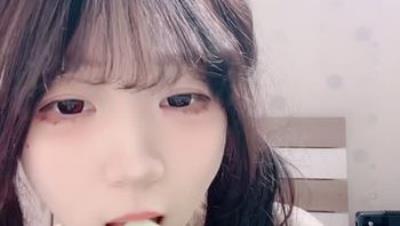 极品校花 全网最亮【05洛丽塔】粉丝互动 可爱娃娃脸 妙曼身材白虎小奶 制服裸秀 扒穴抠逼超级爽 (2)