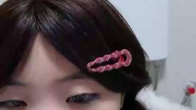 大三学生妹的一天【柚子】上午勾搭外卖小哥，下午和炮友去足浴店，激情啪啪干一炮，好刺激！