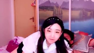 【小奶猫】舔弄大鸡巴吸蛋蛋压在身下放肆各种抽插无套干爽