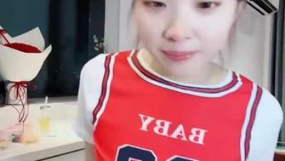 重磅推荐【柚子】反差感萝莉妹极品新人 兔子好可爱 明星级别 特别骚 无套爆插 颜射 娇小可爱漂亮吃男友的大鸡巴 (1)