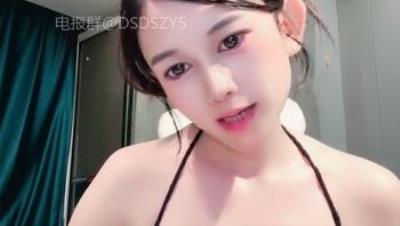 ️极品嫩妹【18岁昆明女模】12月1号-12月18号直播录播 顶级女模魔鬼身材1(7V)