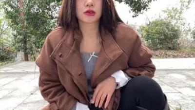 大胆御姐，反差骚母狗【Asia-GoodLuck】户外极限露出，景区开裆裤塞跳蛋自慰，脸穴同框骚的一批