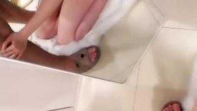 新人18岁小粉【鸭鸭是个m】顶级校花 好骚sm捆绑自慰 被男友道具狂玩屄 调教口爆吞精太糟蹋 (4)