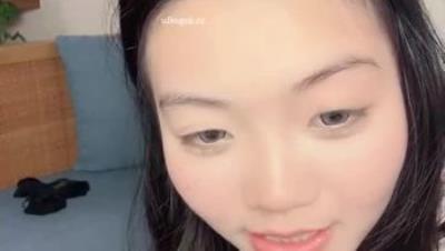 20岁安徽学生妹【雯雯的闺蜜】家中和小男友激情啪啪，上下三点粉嫩，享受冲击一波波高潮