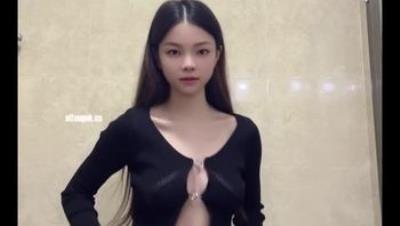 青春无敌，西西团队圆乳小师妹【安慕曦】2026顶级露脸会员裸舞发车了，超专业动感舞姿，奶子坚挺活力超弹