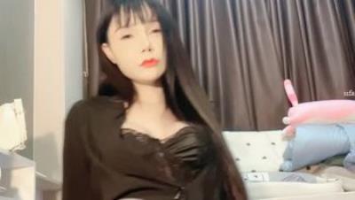 这谁抗的住啊！两个极品被干了【疯狂小妹】长腿嫩穴 美乳翘臀 倒挂金钩 无套内射 (3)