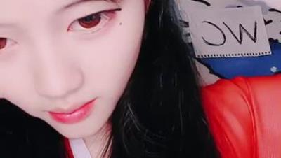 【小小的小朋友】邻家小妹妹! 顶级裸舞~道具自慰~狂撸中 (3)