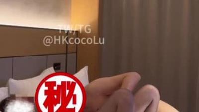 深圳风韵娇妻「翘臀人妻」32岁贤妻良母COCO嫂，OL人妻酒店沙发口交黑丝骑乘抬腿插入！