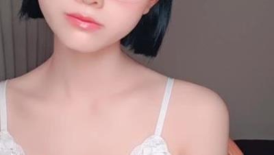 顶级反差 乖乖女【夏嫣】细皮嫩肉短发学妹 美体美足 大屁股 全身雪白细嫩肌肤 跳弹自慰 大鸡巴猛操