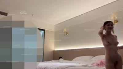 主玩学生嫩妹，约炮大神【胖爷的奇妙之旅】门槛福利，少萝XP大神爆艹小巧可爱酷似桥本环奈的小母狗