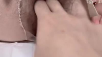 可爱白嫩少萝『柔柔呱』勾人小妖精被大鸡巴爸爸爆炒，小穴穴被大鸡巴爸爸塞满 操到合不拢 被操的骚叫不停