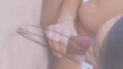 【泡妞约炮新系列】19岁刚破处没几天的嫩妹，完美露脸，奶子大，逼好紧插进去很困难！