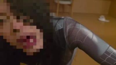 新晋极品反差气质少妇真实淫妻长腿御姐「北北从前」穿上蜘蛛服化身淫乱的蜘蛛女侠，被两位男人互相车轮抽插