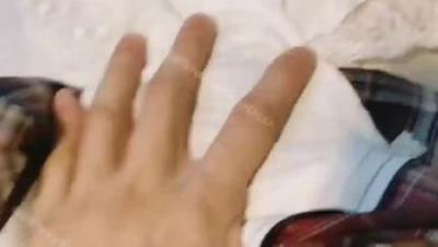 鱼哥【泡妞约炮新系列】高颜值双马尾萝莉，粉嫩的鲍鱼，插进去妹子疼的不行，好刺激感觉！