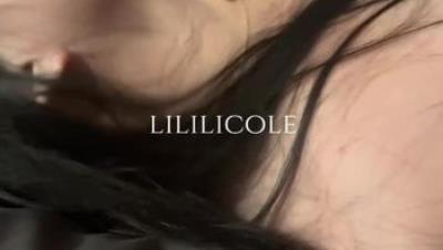 【2月最新】良家约啪少妇多人实战经验博主「LILILICOLE」《紫色韵味少妇》肥臀巨乳少妇私拍（4V） (2)
