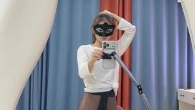 土豪大哥重金约炮，身高175cm【06纯欲车模】无套啪啪，露脸，黑丝美腿被插得欲仙欲死！