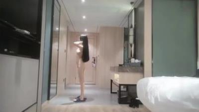 全国探花经典作之特骚长发少妇0204仅一场情趣丝袜对镜摇天生媚体就是骚听译字幕