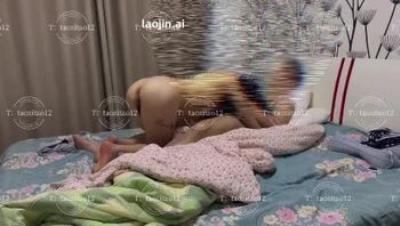 爱分享绿帽【桃子taozitao12】蜜桃臀淫妻，老公开车亲自送娇妻给门槛哥玩弄，打桩机猛干