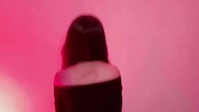 极品嫩妹舞啪福利姬【贝璃珞】最新露脸作品，旗袍的舞蹈诱惑，忍不住就射出来吧(2V)2