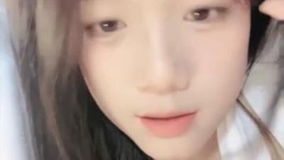 【e懒得喷】危险纯欲体 G奶女学生 全身肌肤雪白 完美身材小蛮腰大长腿粉嫩逼逼 抖胸裸舞道具喷水