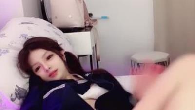 【一点萝】高颜值双马尾粉嫩白虎小萝莉 雪白的裸体 粉嫩无毛逼 就像充气娃娃