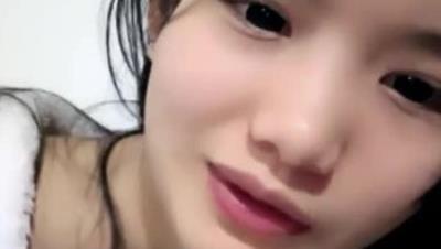 年末贺岁片农村小学妹~【07水嫩宝宝】大姨妈时期跟同村小伙玩车内口爆 2场  1场50岁大叔啪啪内射