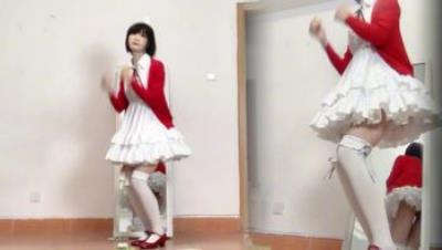 极品反差美少女【埋导演】最新作品罕露脸，lo裙宅舞道具自慰