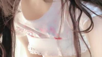 【一点萝】高颜值可爱双马尾 雪白的裸体 粉嫩无毛逼 喜欢小萝莉的不要错过 堪比充气娃娃