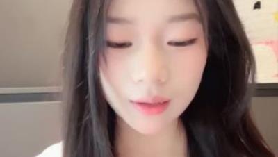 清纯少女下海【吧啦】明星颜值 嫩穴翘臀 边跳边脱光~抠逼自慰~大屌狂插 淫叫声声声不息 (5)