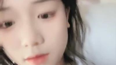 【e懒得喷】危险纯欲体 G奶女学生 全身肌肤雪白 完美身材小蛮腰大长腿粉嫩逼逼 抖胸裸舞道具喷水 (5)