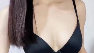 ️黑长直清秀学姐【少女学潮喷】跳蛋狂震 道具抽插潮喷1(3V)