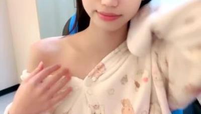 【调教极品骚妇】顶级反差 乖乖女 细皮嫩肉短发学妹 被男友大鸡巴猛操 骑乘后入侧插 爽死