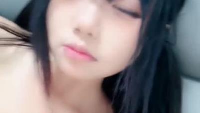 ️萝莉嫩妹【不知名萝莉】可爱小萝莉裸舞自慰超能喷水3(3V)