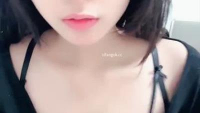 【乖乖饱饱】顶级校花 好骚 好漂亮 裸舞 道具自慰 过瘾