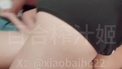 dom调大神永夜手下M属性百合姐妹花「小百合呀「百合榨汁」」双飞互爽姐妹花，双重口交 (2)